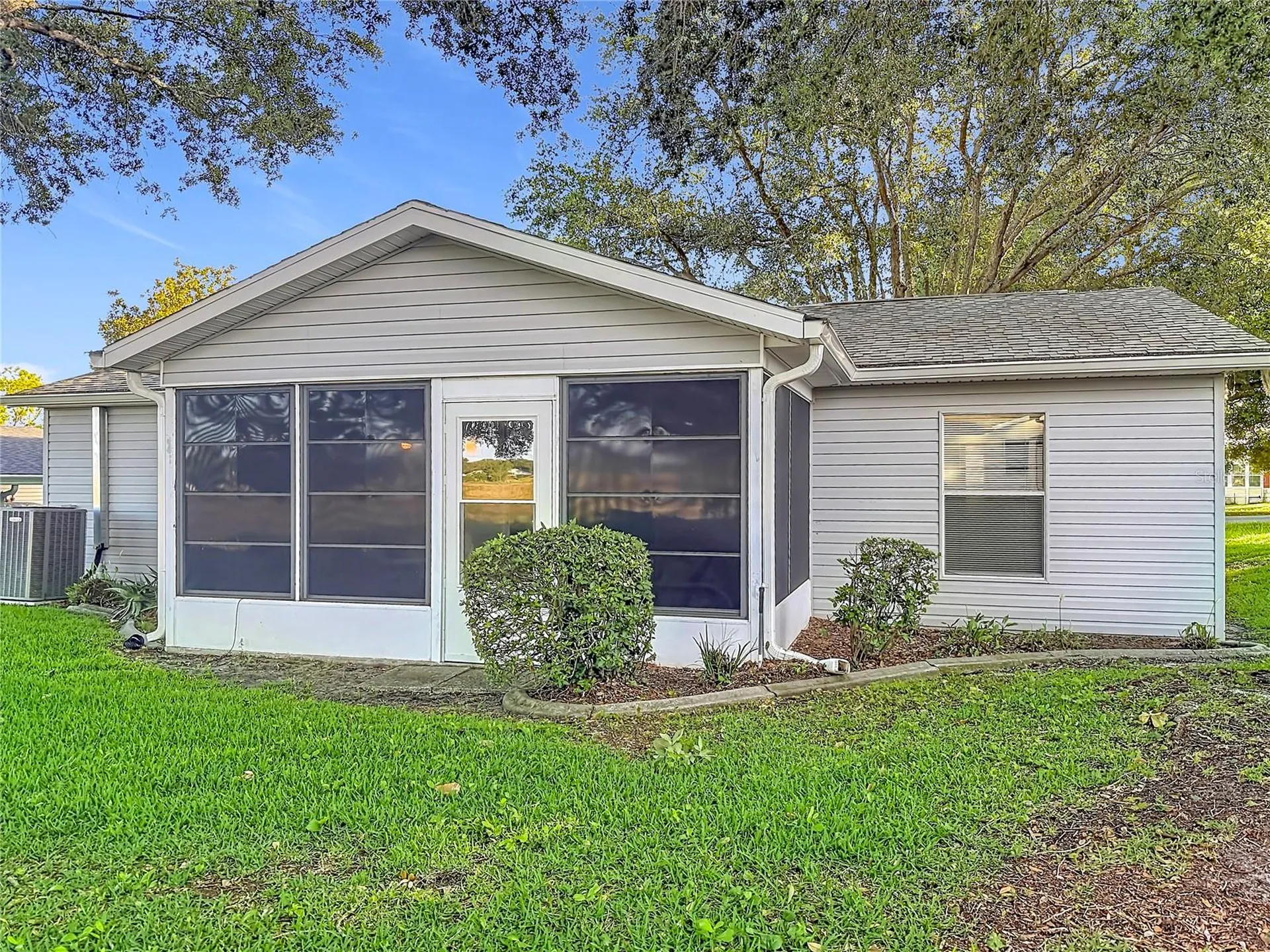 25014 Pine Hill Leesburg FL 34748