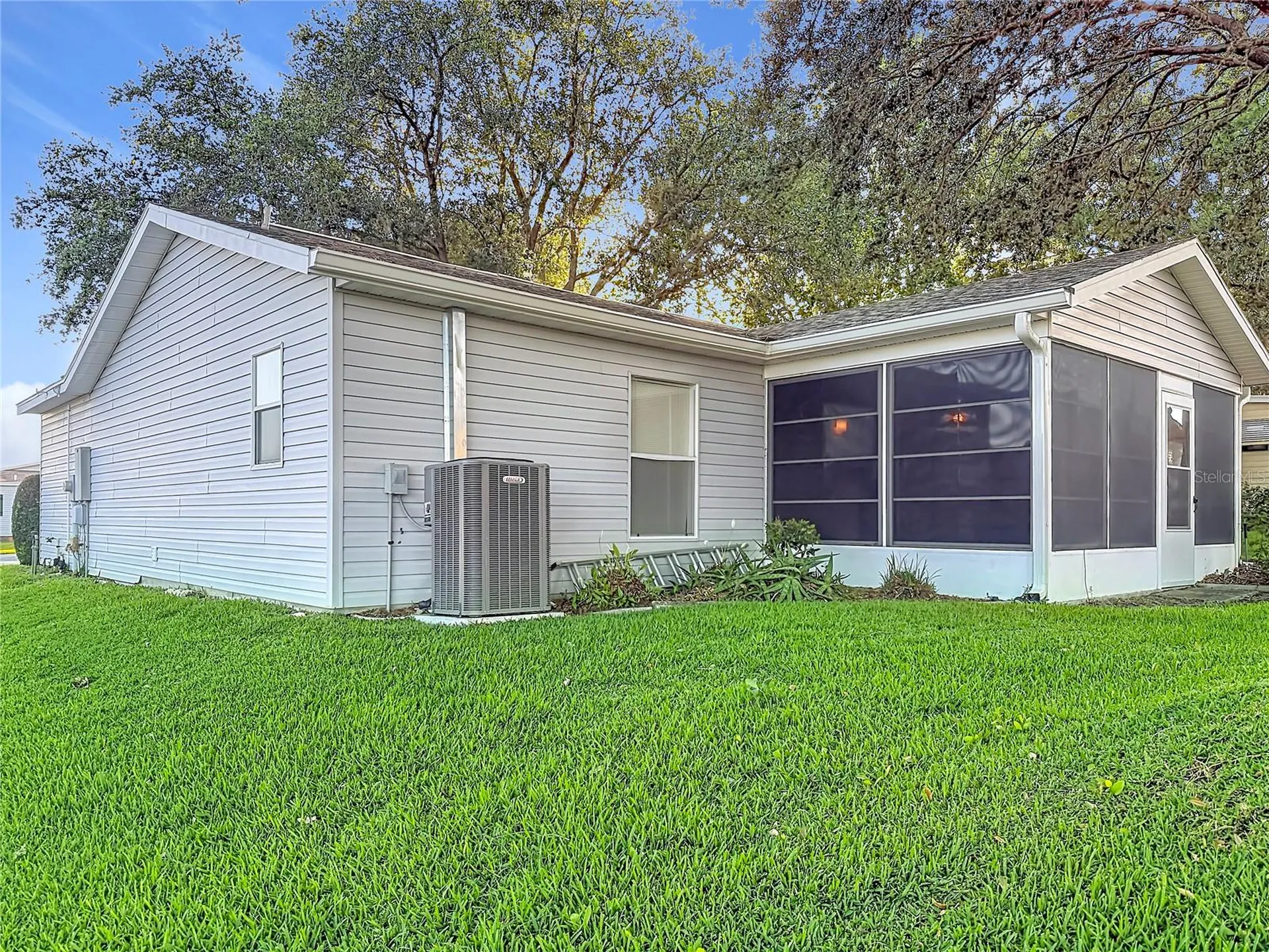 25014 Pine Hill Leesburg FL 34748