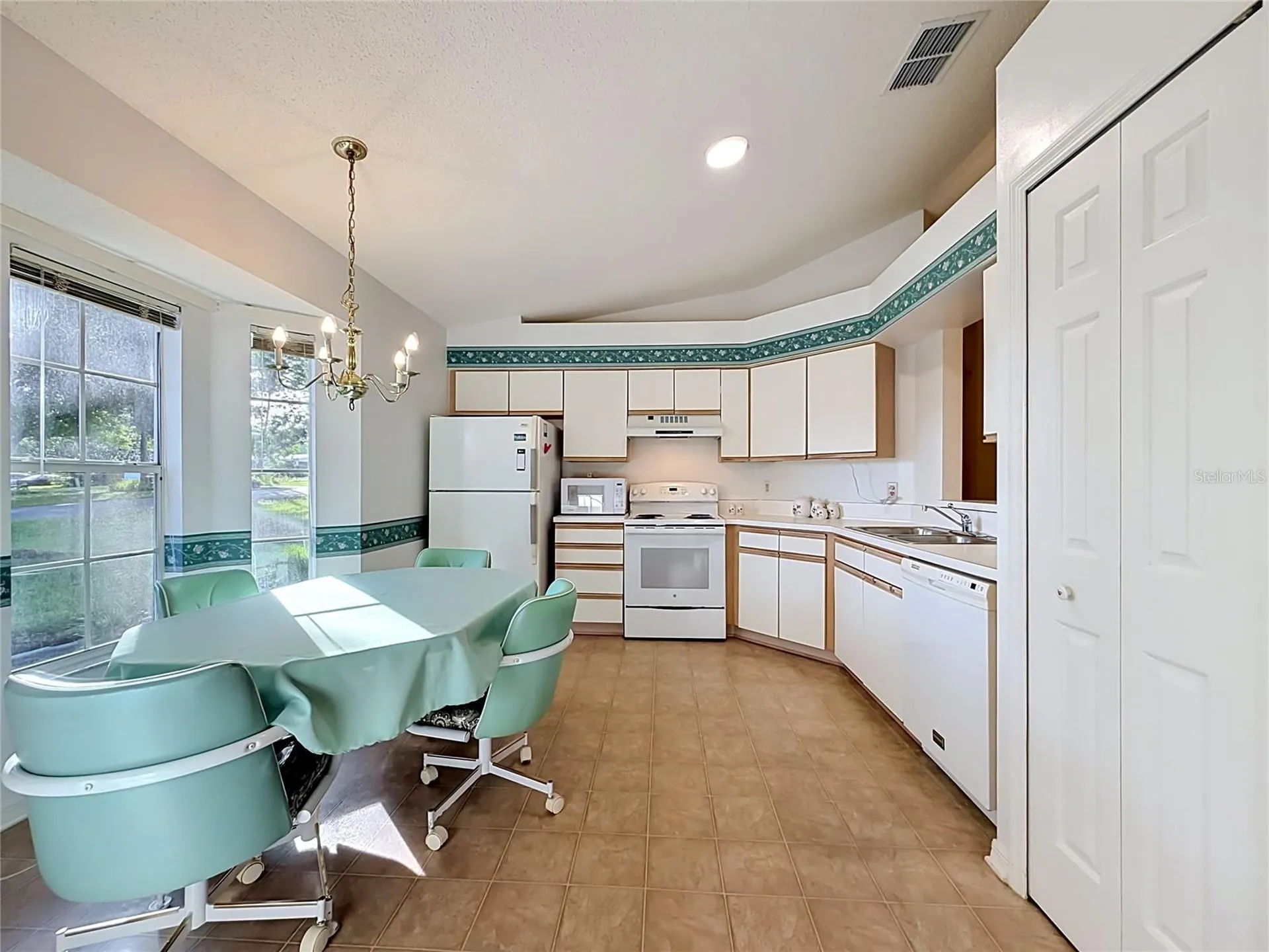 25014 Pine Hill Leesburg FL 34748