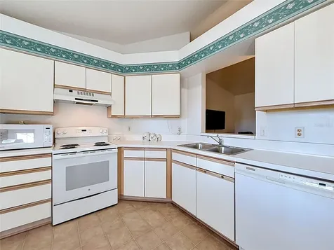25014 Pine Hill Leesburg FL 34748