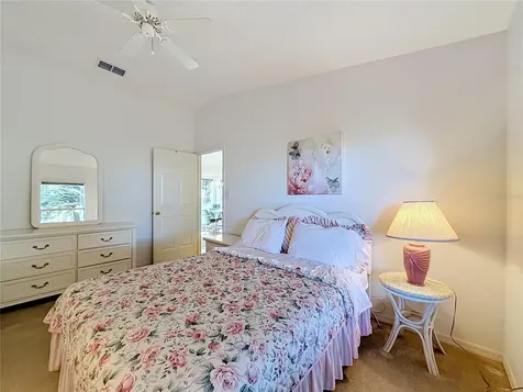 25014 Pine Hill Leesburg FL 34748