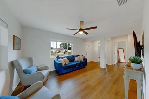 4710 11th Avenue N St Petersburg FL 33713