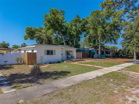 4710 11th Avenue N St Petersburg FL 33713