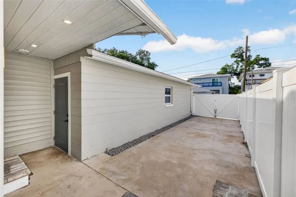 861 45th Avenue N St Petersburg FL 33703