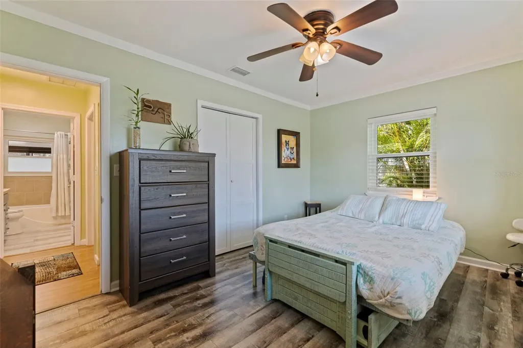 3767 25th Avenue N St Petersburg FL 33713