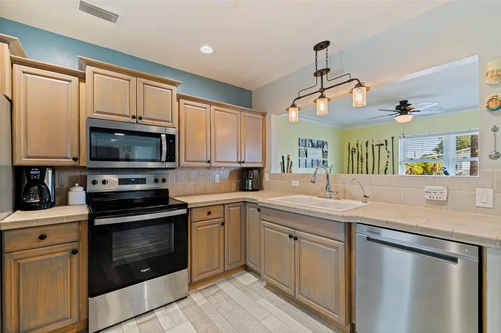 3767 25th Avenue N St Petersburg FL 33713