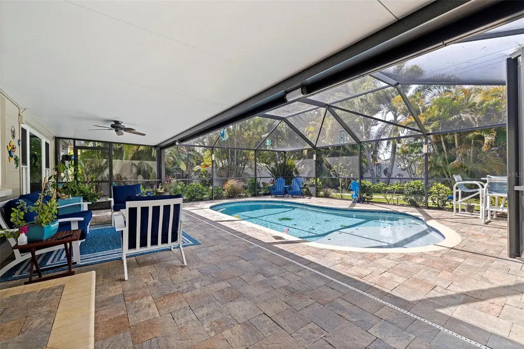3767 25th Avenue N St Petersburg FL 33713