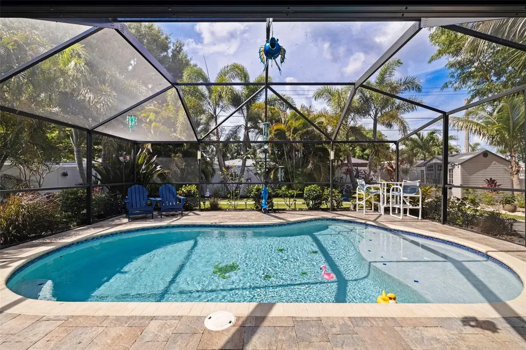 3767 25th Avenue N St Petersburg FL 33713