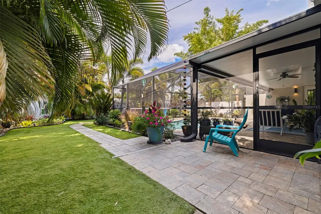 3767 25th Avenue N St Petersburg FL 33713