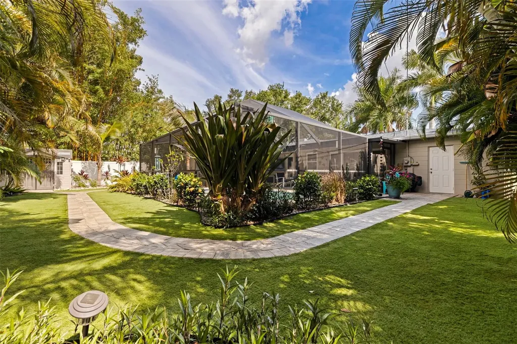 3767 25th Avenue N St Petersburg FL 33713