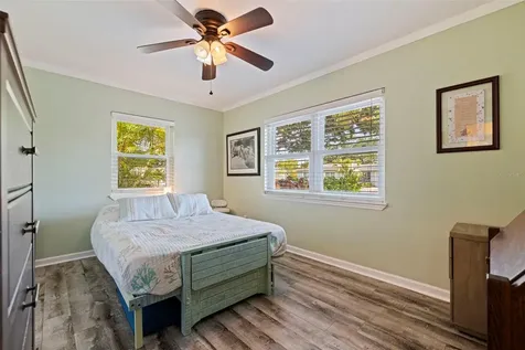 3767 25th Avenue N St Petersburg FL 33713