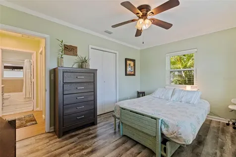 3767 25th Avenue N St Petersburg FL 33713