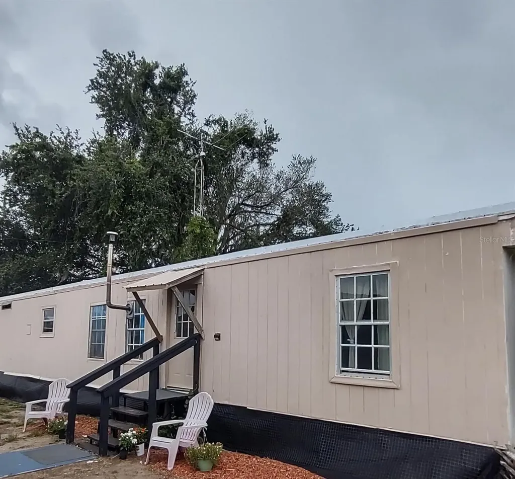 17936 SE 95th Street Road Ocklawaha FL 32179