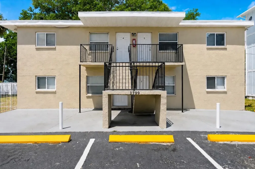 1799 Russell Street S St Petersburg FL 33712