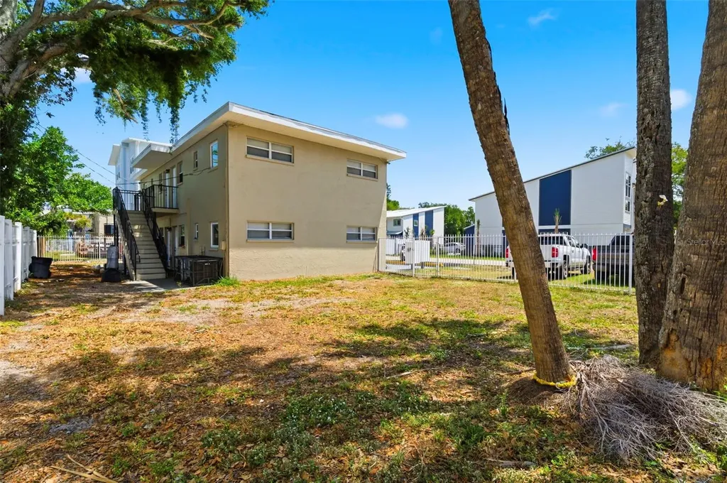 1799 Russell Street S St Petersburg FL 33712