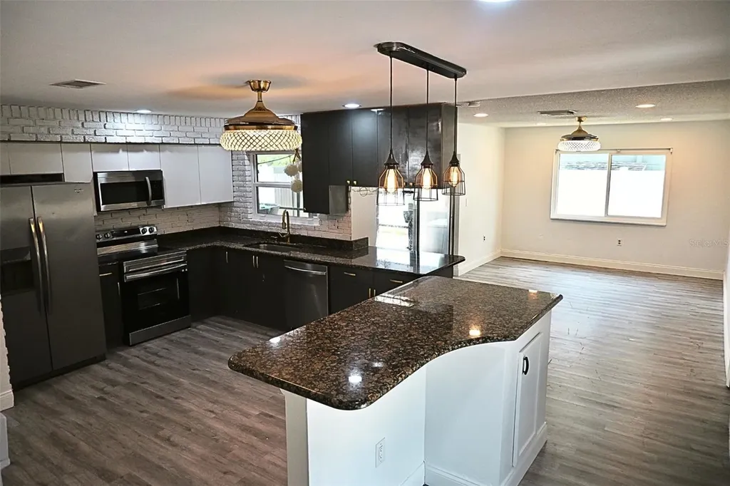 12041 70th Street Largo FL 33773