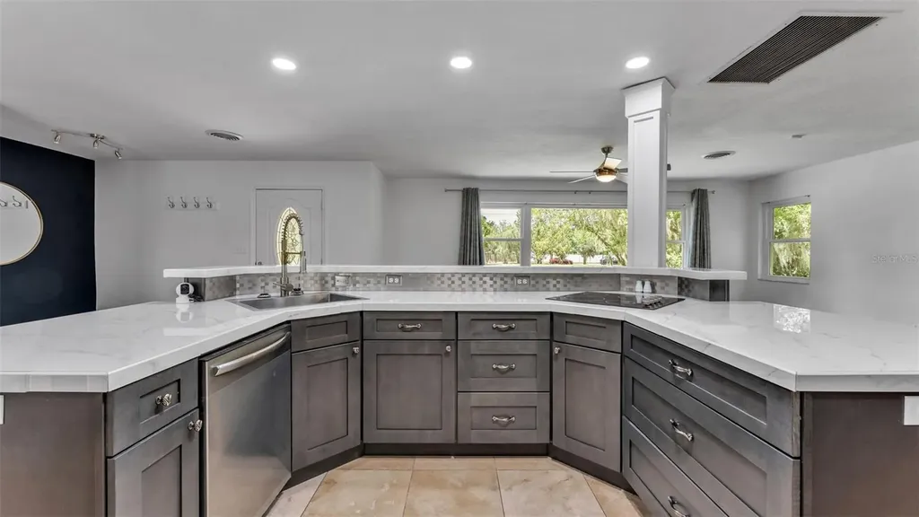 208 Prado Place Lakeland FL 33803