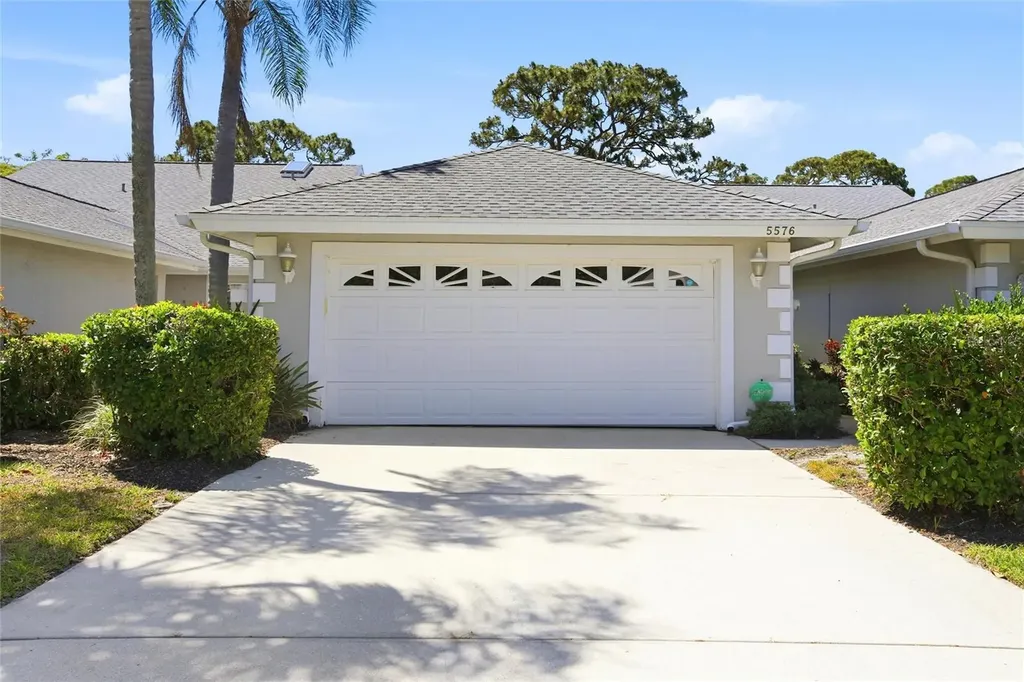 5576 Country Club Way Sarasota FL 34243