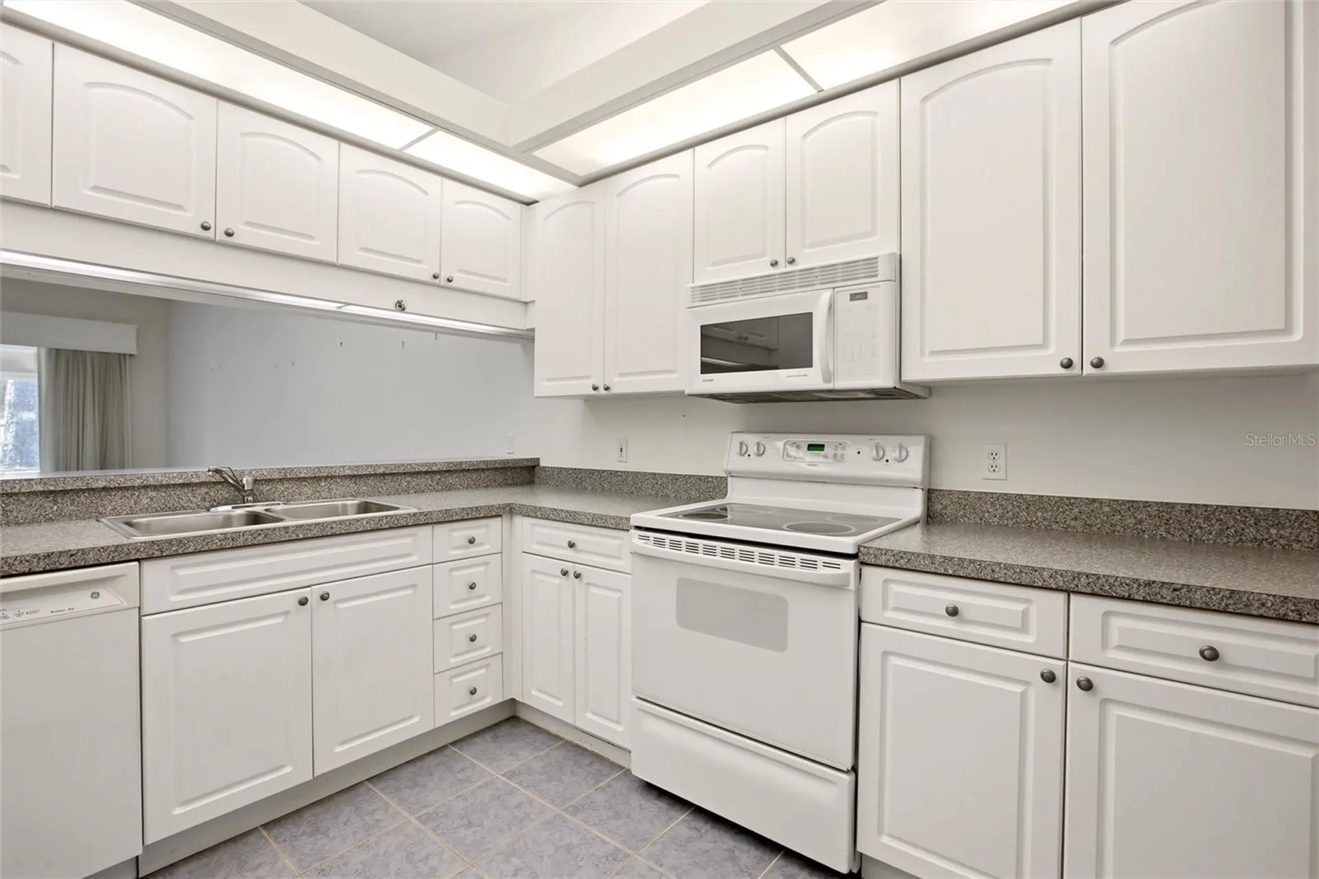 5576 Country Club Way Sarasota FL 34243