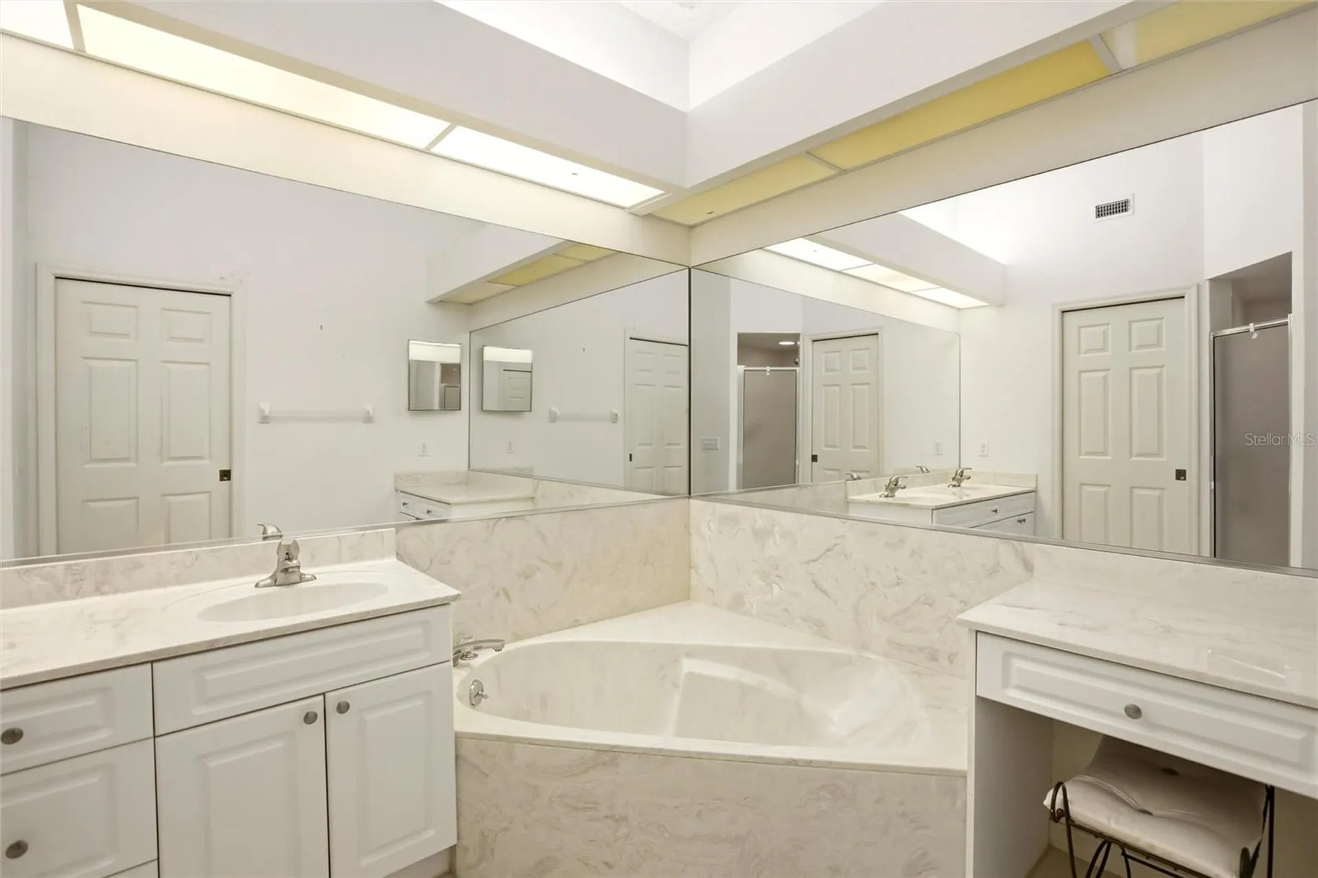 5576 Country Club Way Sarasota FL 34243