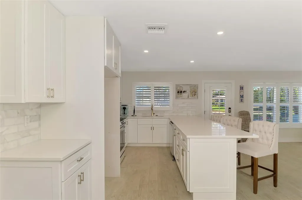5628 Cape Leyte Drive Sarasota FL 34242
