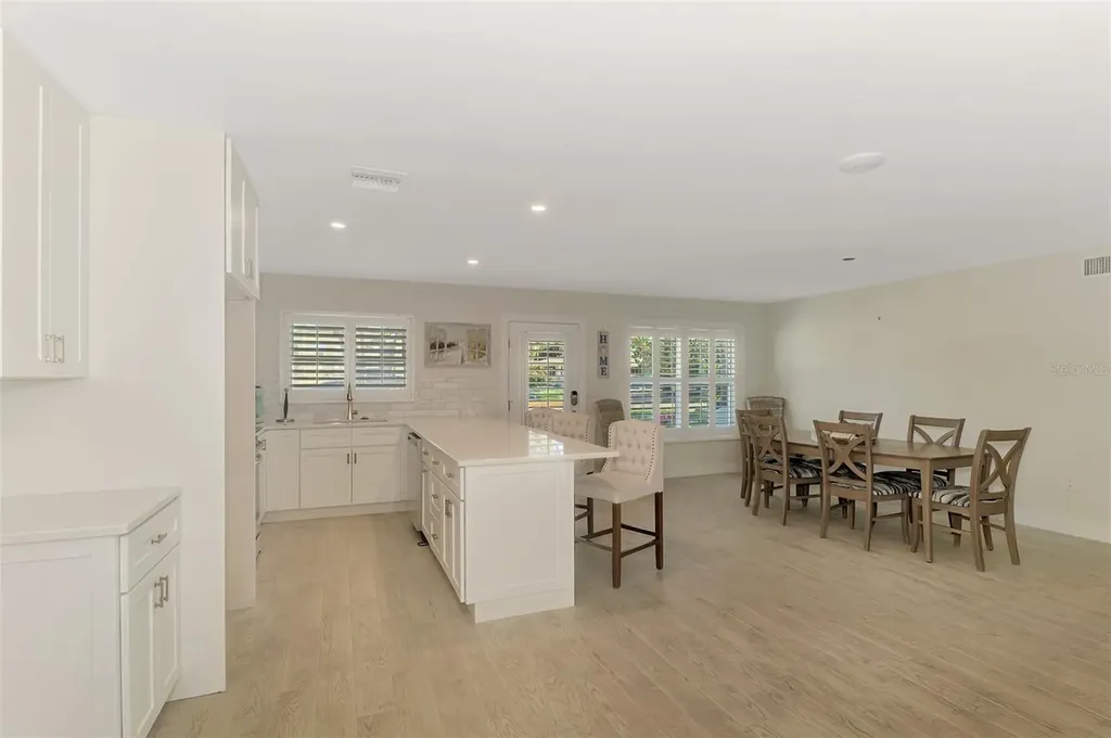 5628 Cape Leyte Drive Sarasota FL 34242