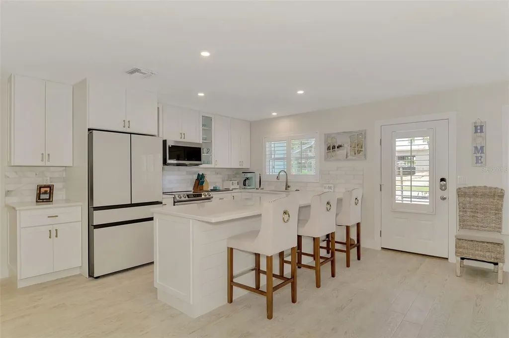 5628 Cape Leyte Drive Sarasota FL 34242