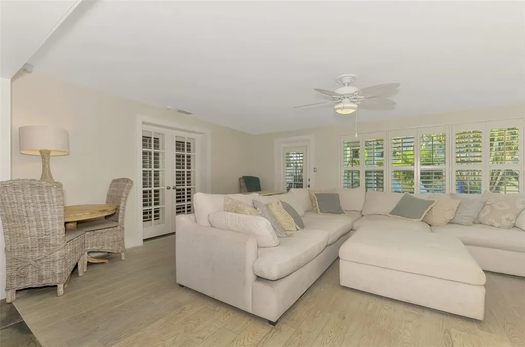 5628 Cape Leyte Drive Sarasota FL 34242