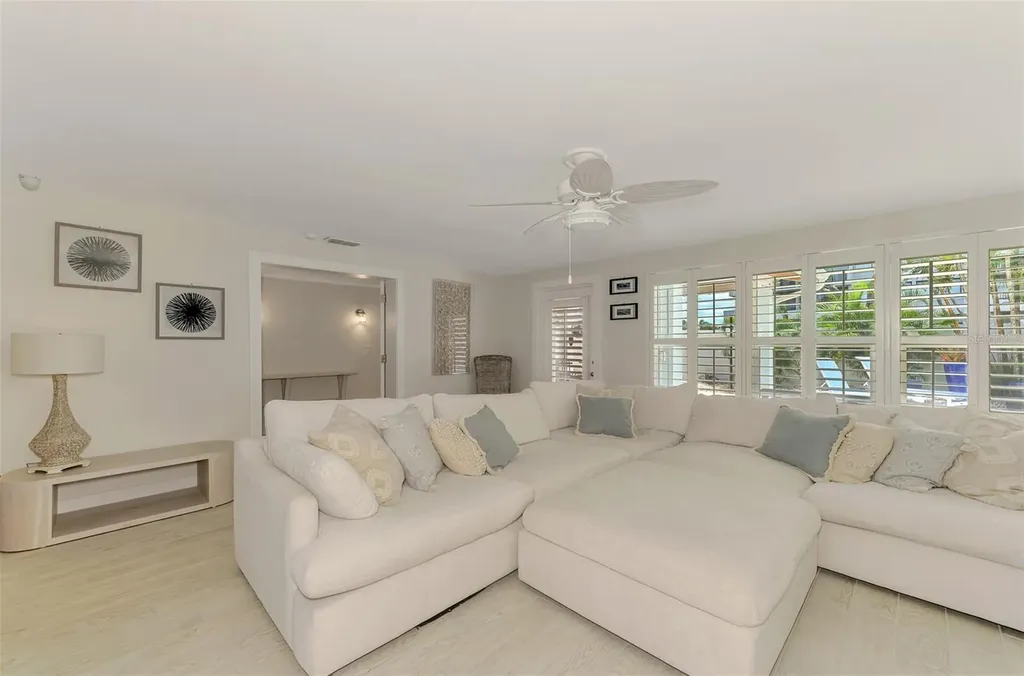 5628 Cape Leyte Drive Sarasota FL 34242