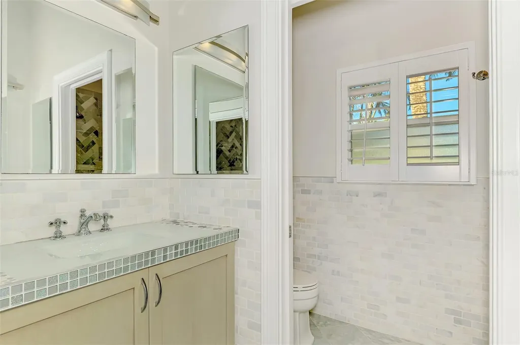 5628 Cape Leyte Drive Sarasota FL 34242