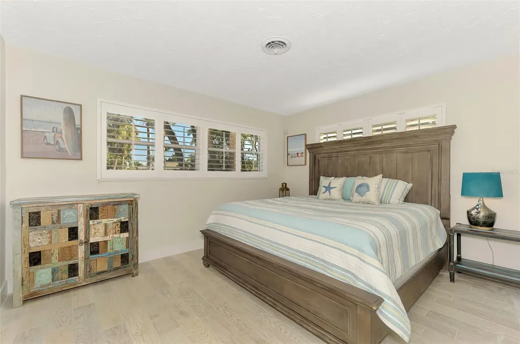 5628 Cape Leyte Drive Sarasota FL 34242