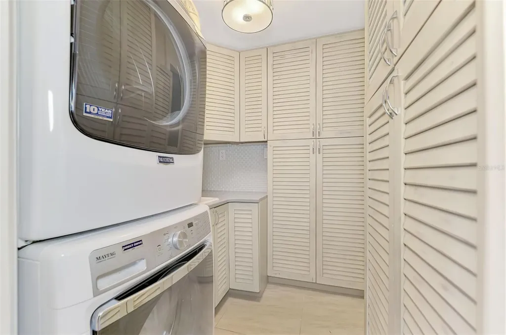 5628 Cape Leyte Drive Sarasota FL 34242