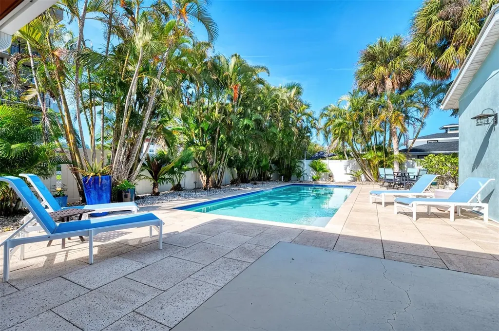5628 Cape Leyte Drive Sarasota FL 34242