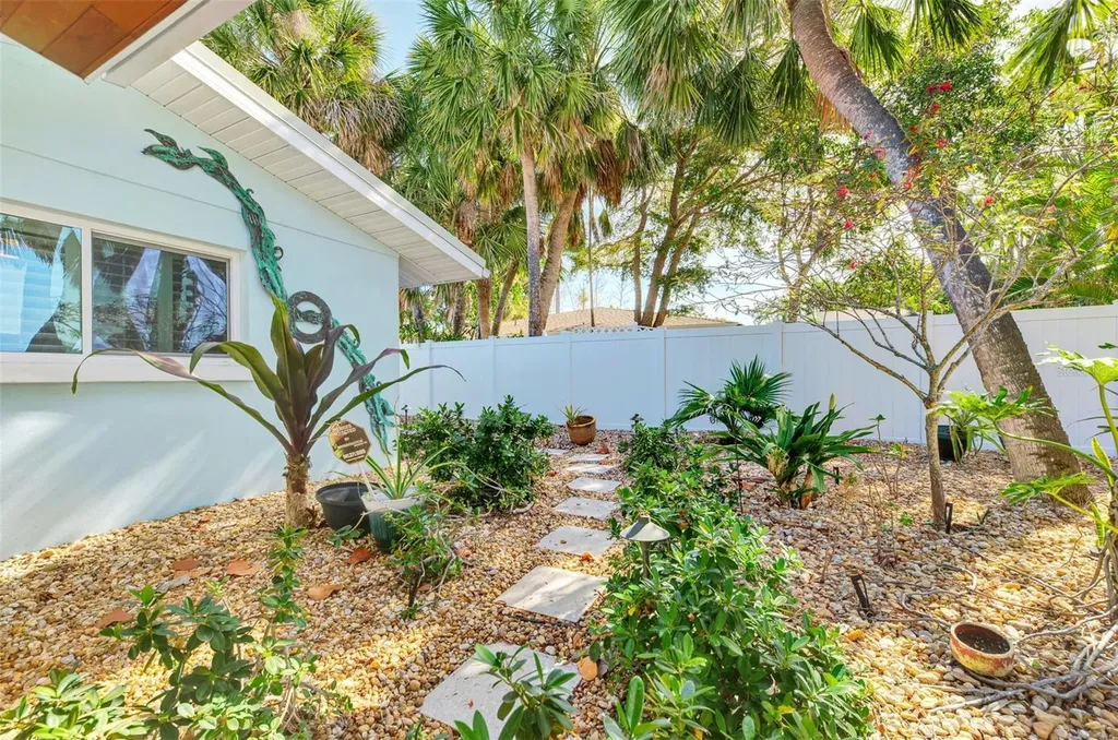 5628 Cape Leyte Drive Sarasota FL 34242