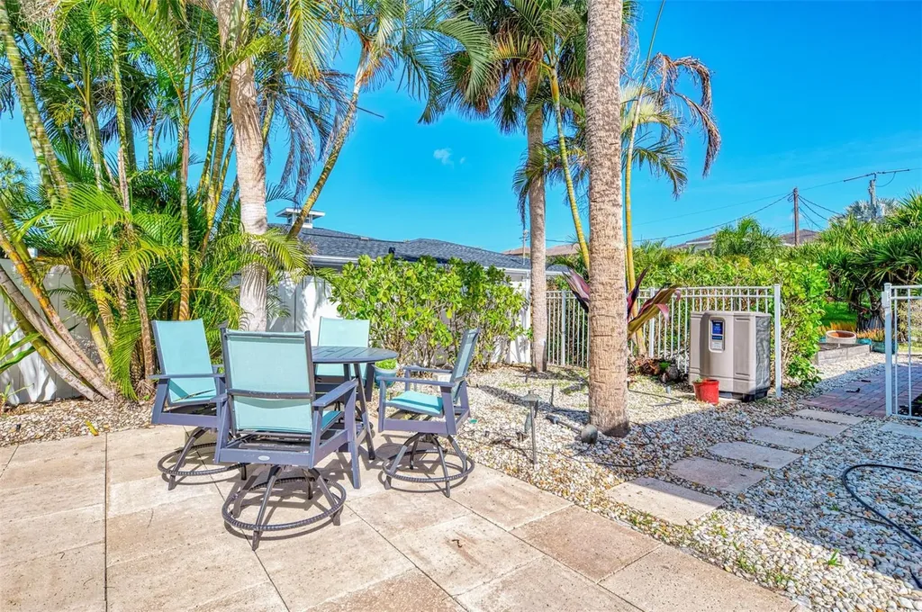 5628 Cape Leyte Drive Sarasota FL 34242