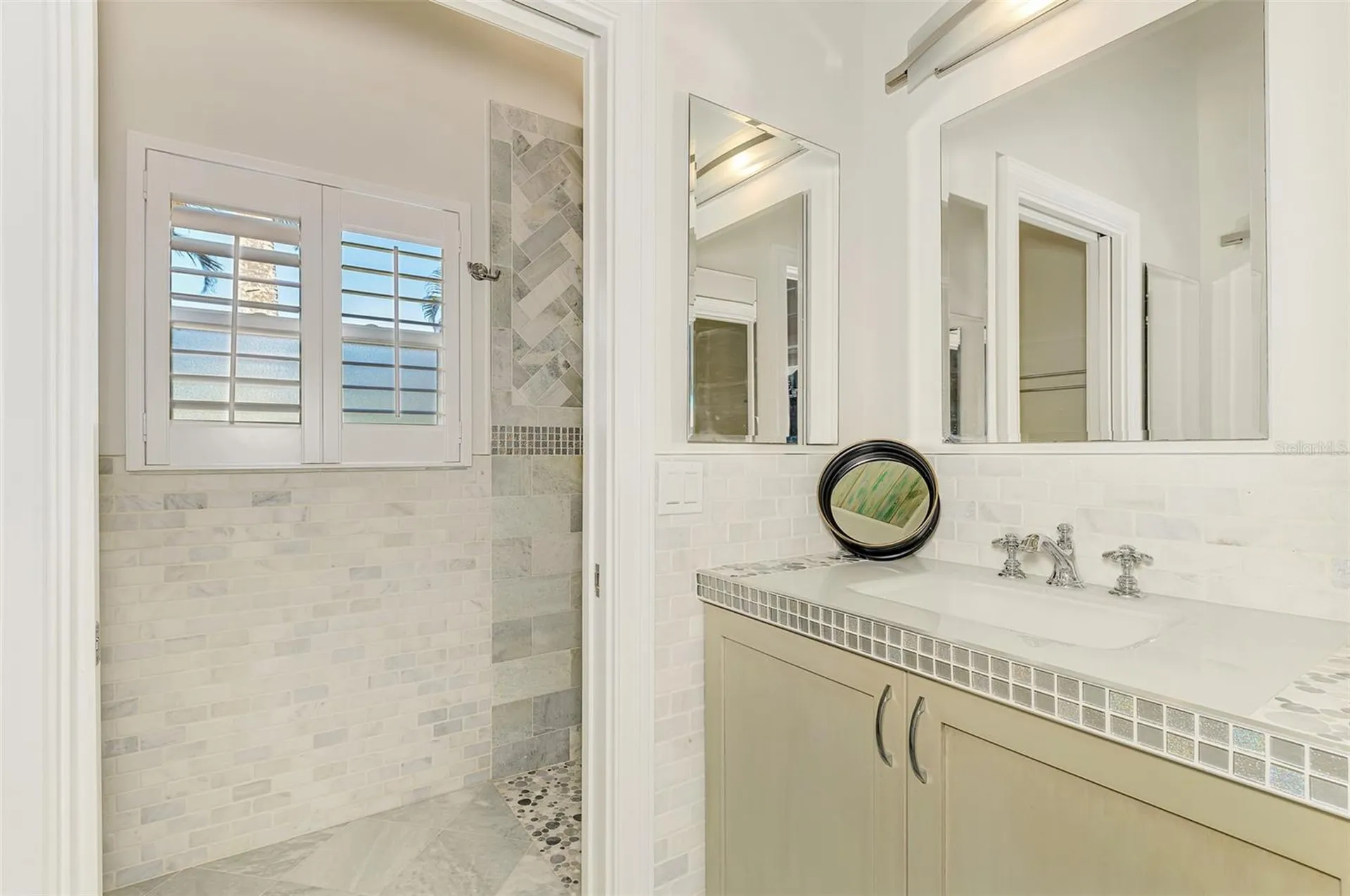 5628 Cape Leyte Drive Sarasota FL 34242