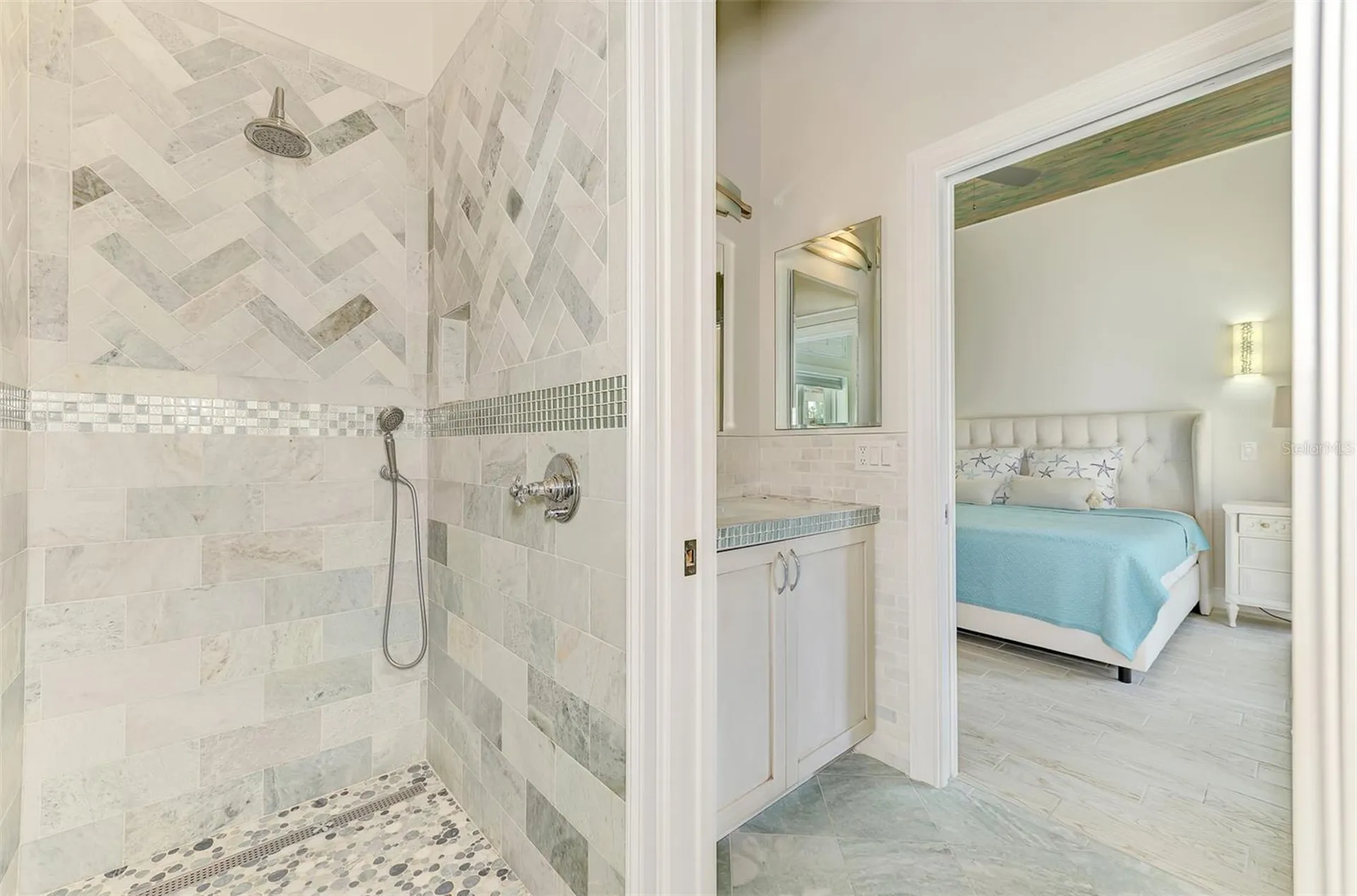 5628 Cape Leyte Drive Sarasota FL 34242