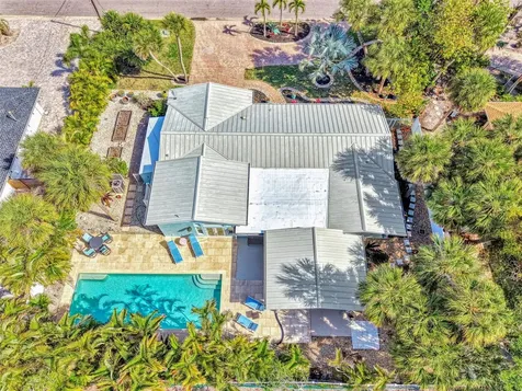5628 Cape Leyte Drive Sarasota FL 34242