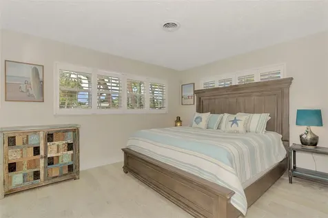 5628 Cape Leyte Drive Sarasota FL 34242