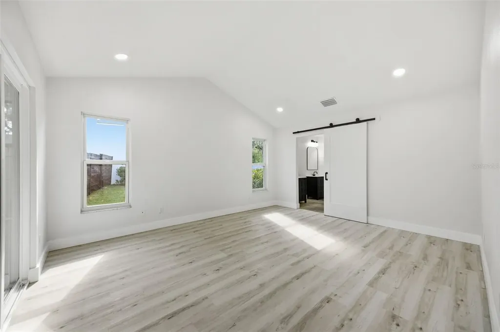 1204 Moondale Court Valrico FL 33596