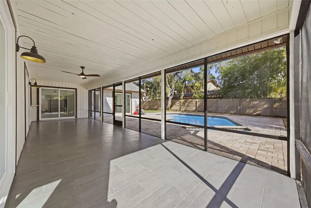1204 Moondale Court Valrico FL 33596