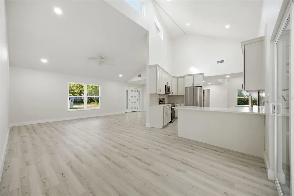 1204 Moondale Court Valrico FL 33596