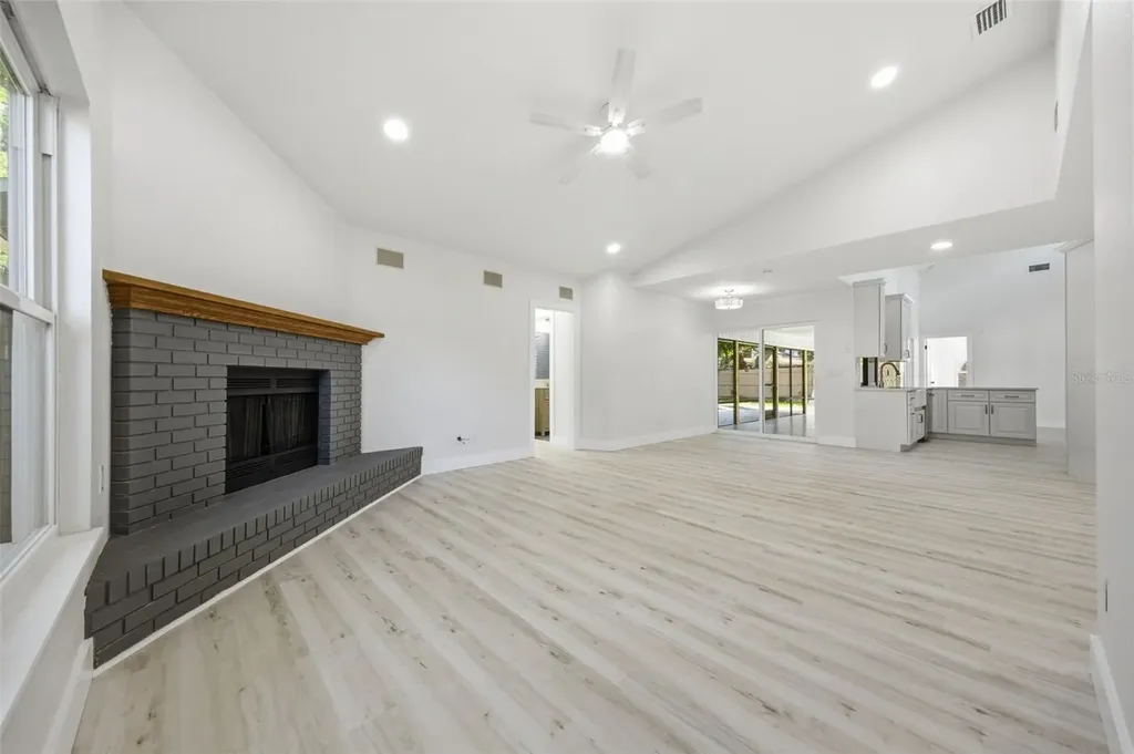 1204 Moondale Court Valrico FL 33596