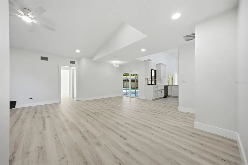 1204 Moondale Court Valrico FL 33596