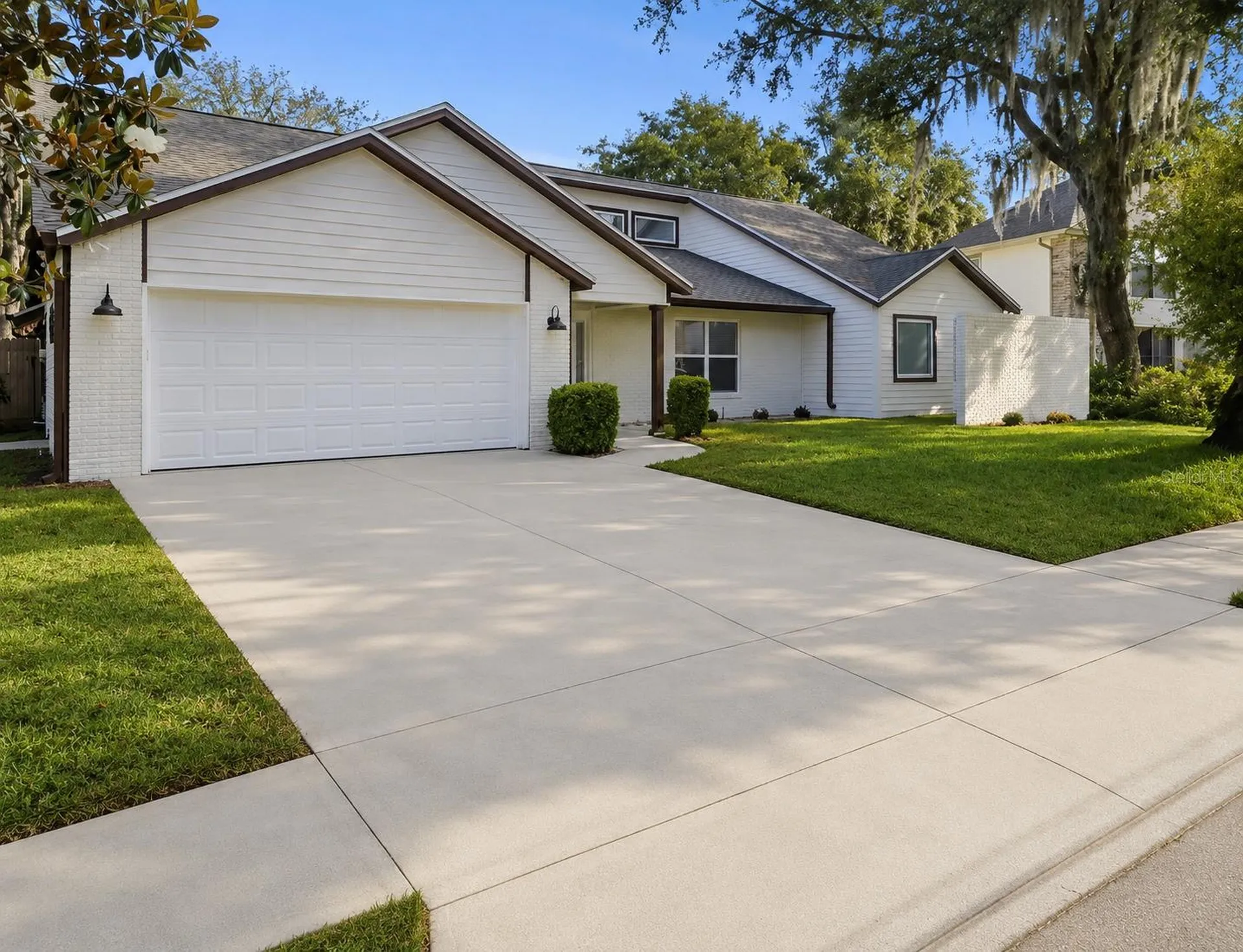 1204 Moondale Court Valrico FL 33596