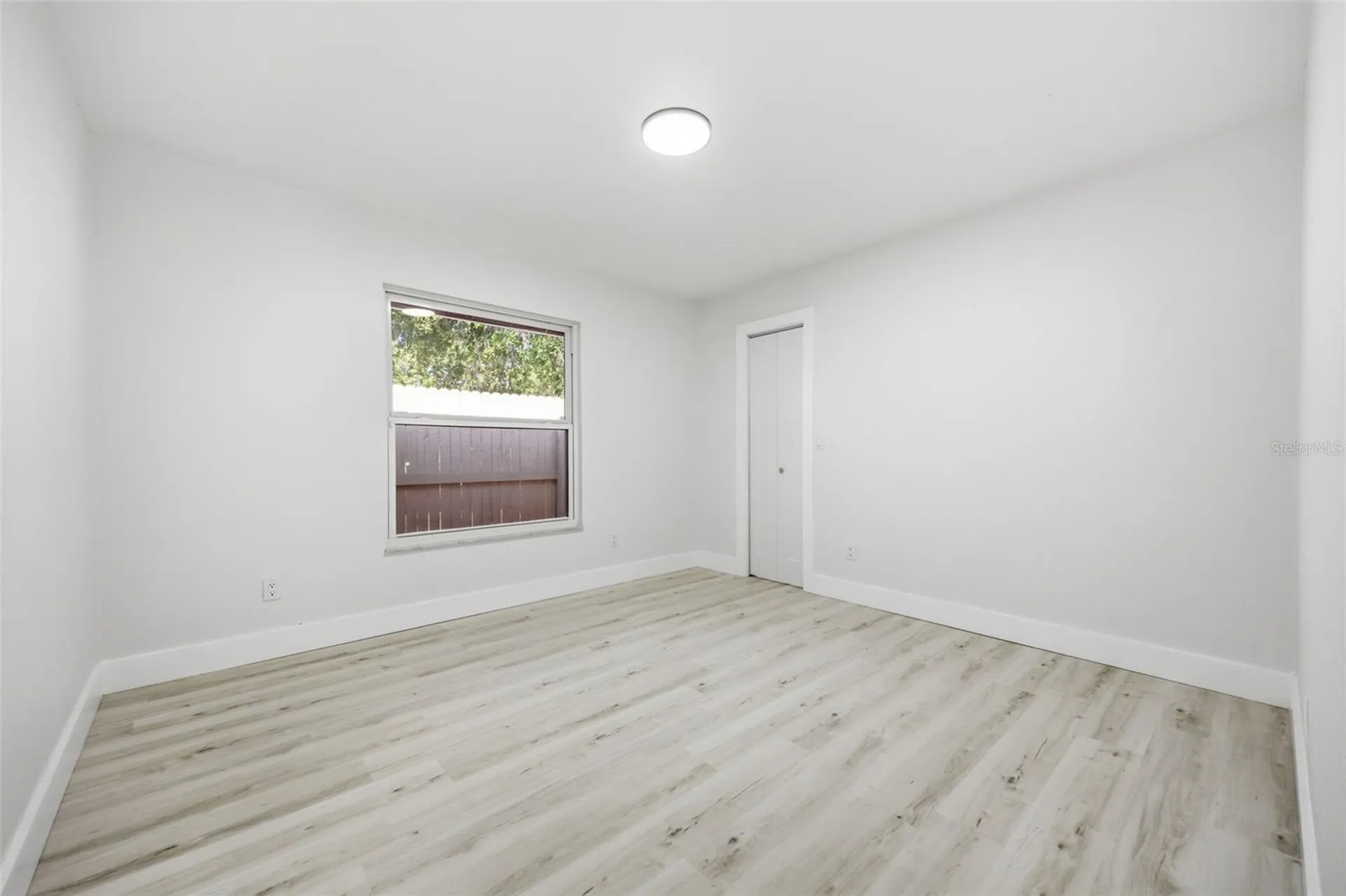 1204 Moondale Court Valrico FL 33596
