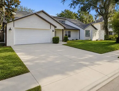 1204 Moondale Court Valrico FL 33596