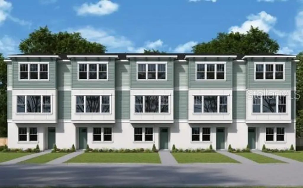 466 31st Way N St Petersburg FL 33713