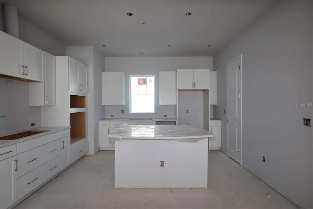 466 31st Way N St Petersburg FL 33713
