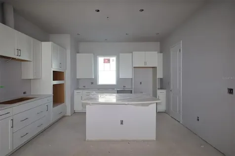 466 31st Way N St Petersburg FL 33713